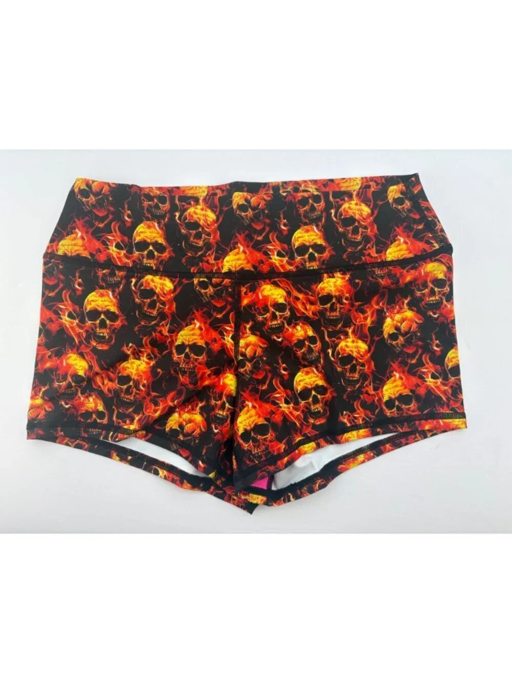 Peachy Athletic NWT Peach Perfect Booty Bike Shorts Flames Skulls Size Medium